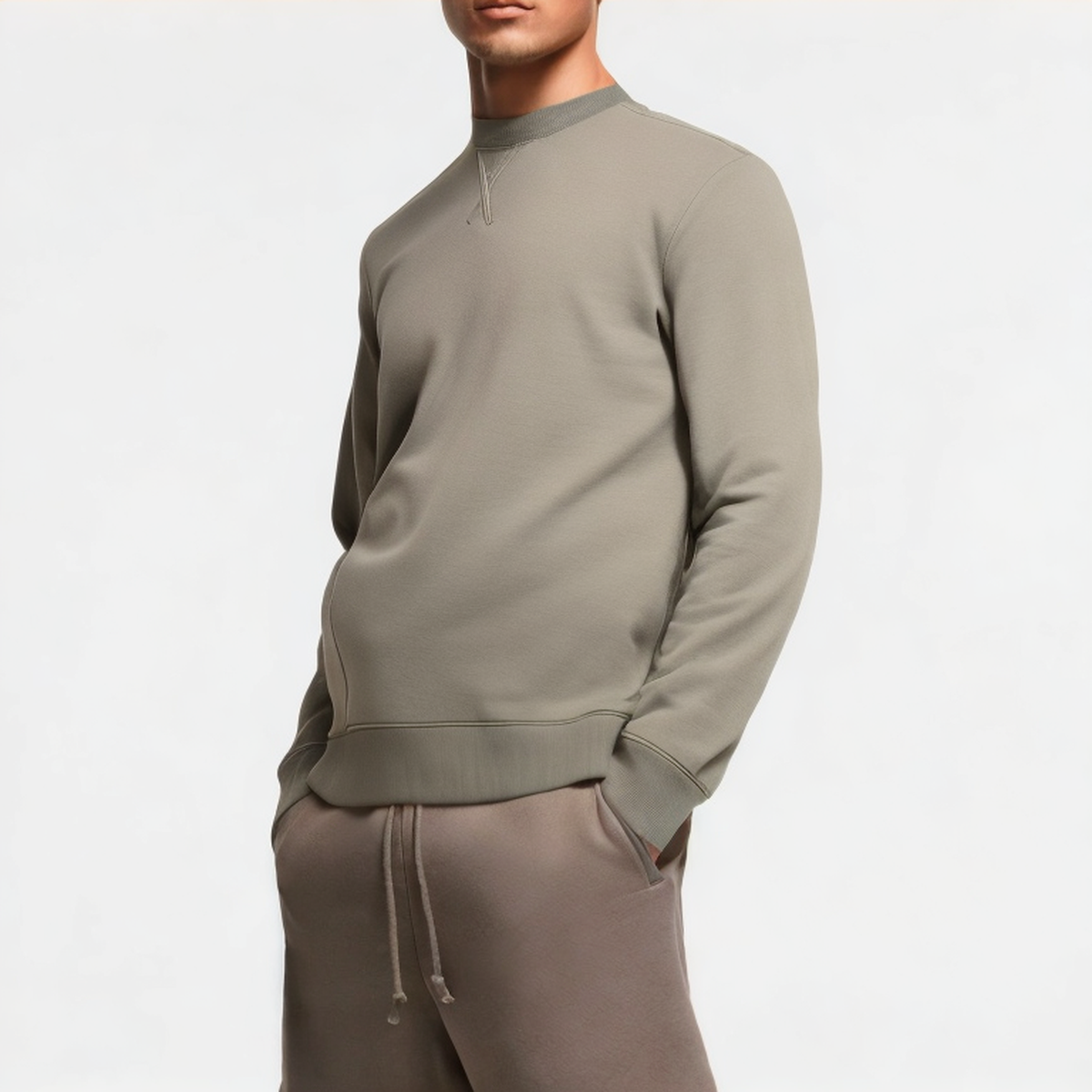 Solid color round neck breathable men's sweatshirt