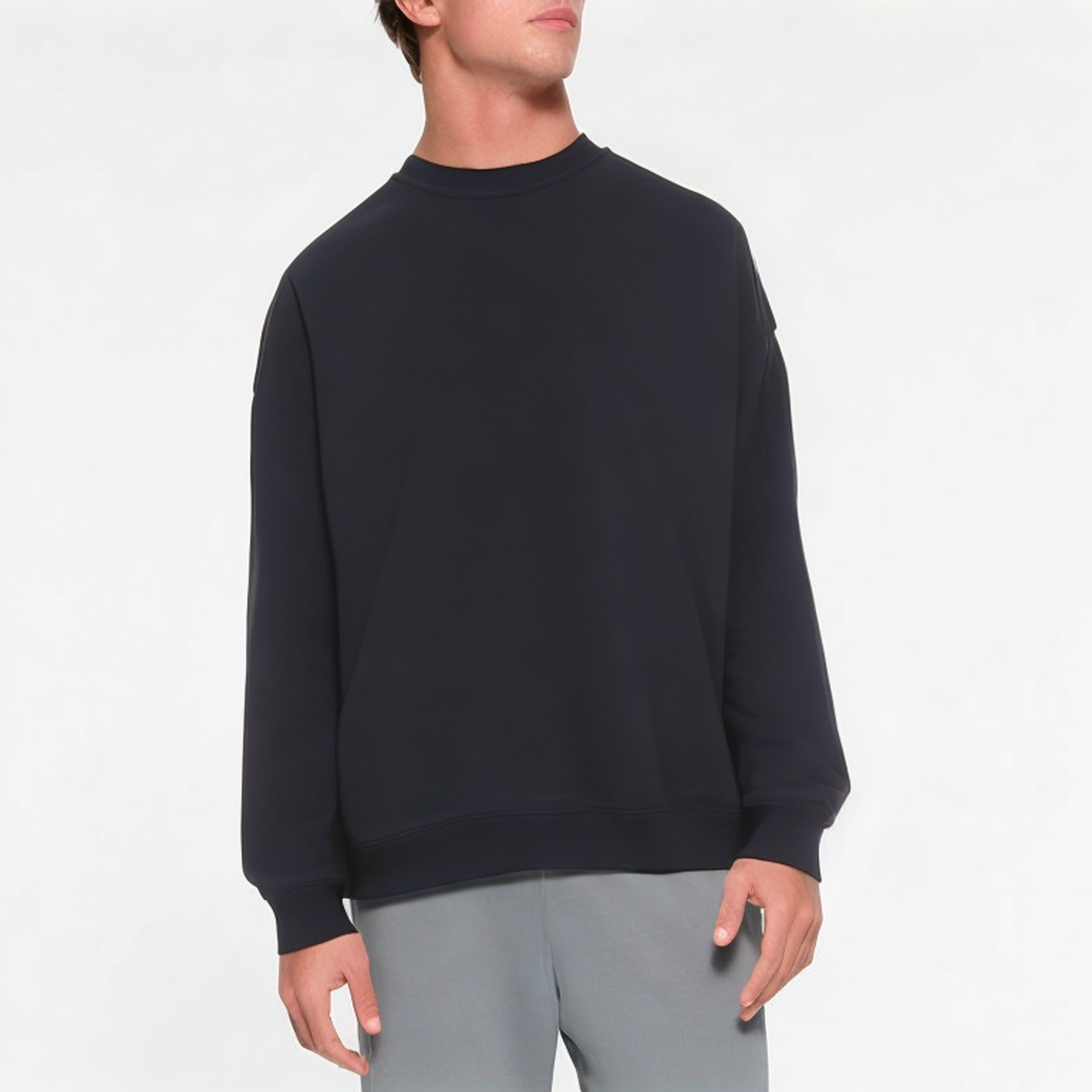 Black loose crew neck men's sweatshirt