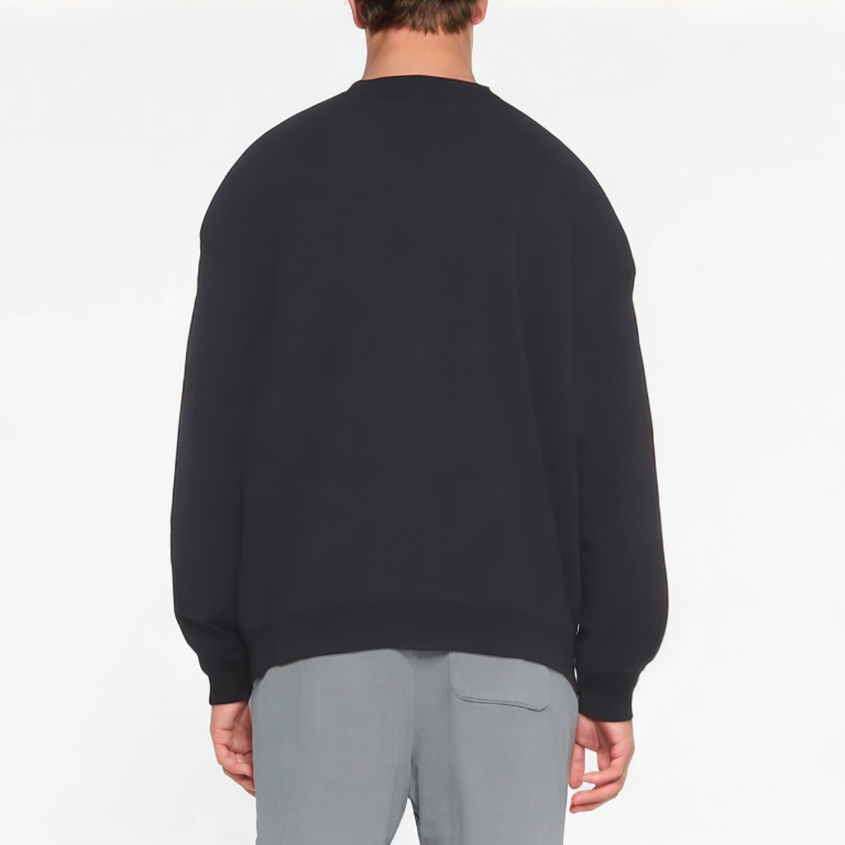 Black loose crew neck men's sweatshirt