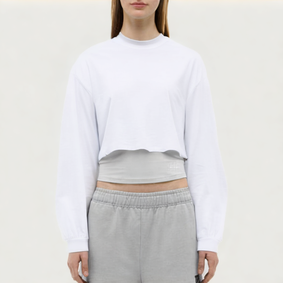 White cotton ladies loose long-sleeved T-shirt